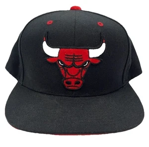 Chicago Bulls Sombrero Mitchell and Ness Gorra Snap Back Negro Rojo Para Hombre Negro Rojo - Imagen 1 de 12