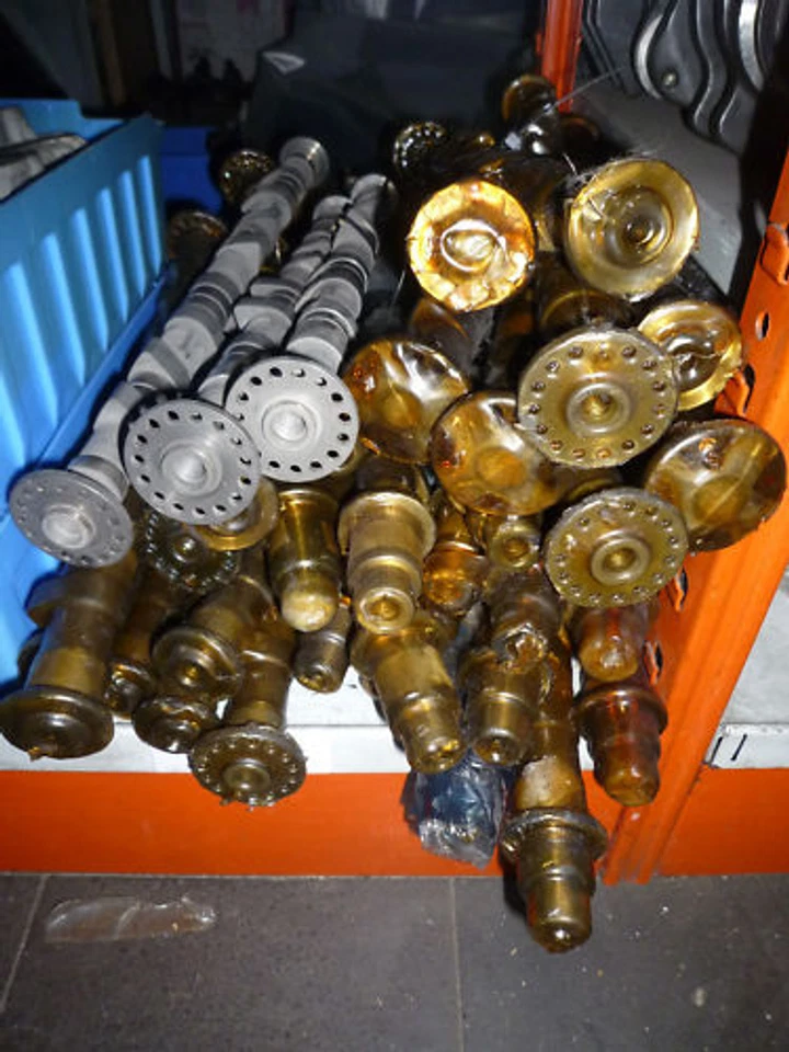 Camshaft inlet right camshaft intake right Maserati V8 3200 GT - Image 1 of 1