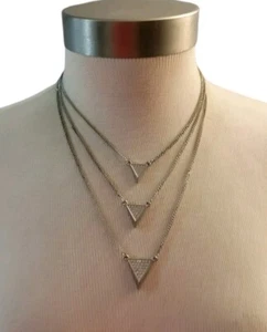 Collar Express 3 Cadena Tono Plateado con Cristales Triángulo Colgantes - Imagen 1 de 7