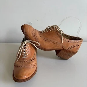 Frye Leder Oxford Maggie perforierte Budapester Damenschuhe Größe 9B - Bild 1 von 16