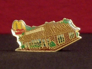 McDonald's Restaurant Vintage 1980's Crew Award Pinback - Picture 1 of 1