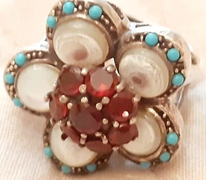 Stupendo Anello Fiore Granati Madreperla Turchese Marcasite Vintage - Foto 1 di 13