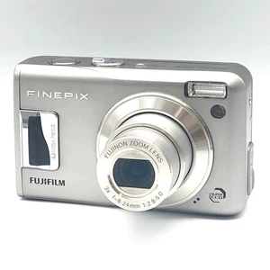 Fujifilm FinePix F31fd 6.3 Mega Pixels Silver Compact Digital Camera From Japan - Picture 1 of 10