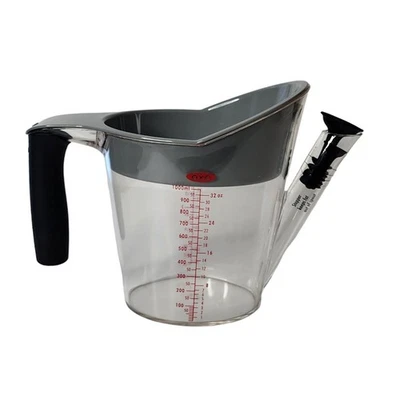 OXO Good Grips 4 Cup Gravy Fat Separator w Stopper Strainer Measure 32oz - Image 1 of 4