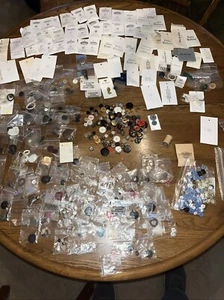 Vintage Button Lot Sets Cards Variety Mix Hundreds Of Buttons - Picture 1 of 13