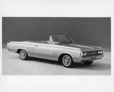 1964 Oldsmobile F-85 Cutlass Convertible Press Photo and Release 0079 - Image 1 of 2