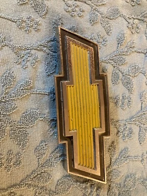 Emblema parrilla furgoneta Chevy G10 71-77 Foto 1 de 4