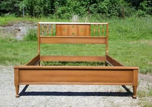 Vintage Mid Century Modern American of Martinsville Walnut Full Double Bed - Picture 1 of 12