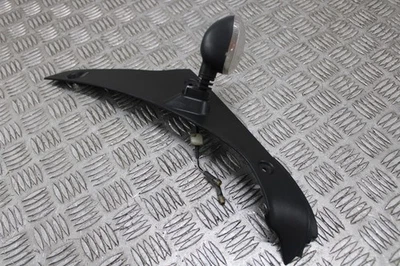 Triumph 1050 Tiger 2012 right hand front indicator 2007 - 2012 - Image 1 of 4