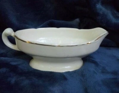 Barco Gravy vintage EE. UU. blanco con adornos dorados Foto 1 de 4