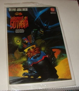 batman -judge dread /. lot of {2} mixed titles / graphic novel-softcovers - Picture 1 of 2
