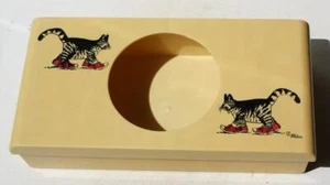 Kliban Cat Plastic Kleenex Box Cat Wearing Red Sneakers Vintage Awesome Kliban - - Bild 1 von 1