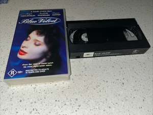 BLUE VELVET - ISABELLA ROSSELLINI , DENNIS HOPPER - 1986 VHS VIDEO - Picture 1 of 1