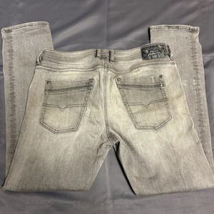 DIESEL INDUSTRY MEN'S JEANS KRAYVER REGULAR SLIM CARROT 34x30 - Picture 1 of 9