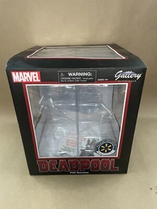 Marvel Diamond Select Gallery Deadpool PVC Diorama Walmart Exclusive BOX ONLY - Picture 1 of 6