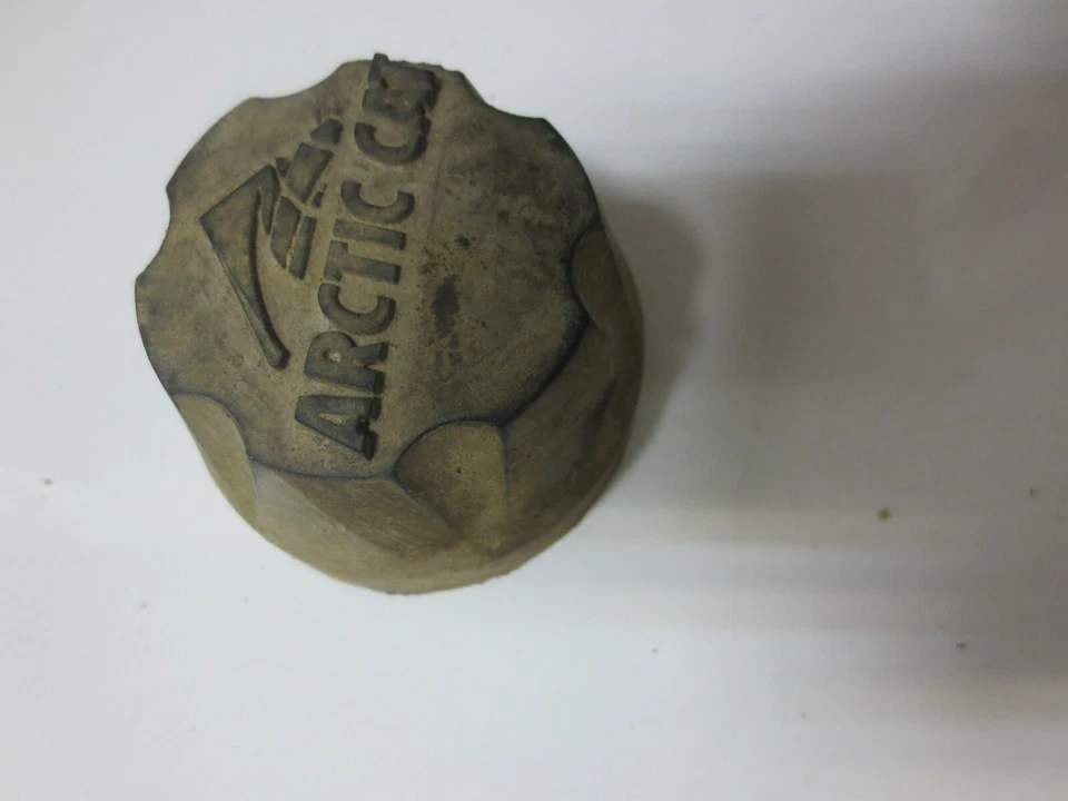 Arctic Cat 375 2002 automático 4x4 ATV usado OEM cubierta de tapacubos antipolvo de una rueda  Foto 1 de 1