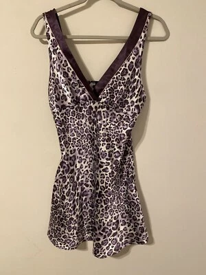 Jones New York Silk Feel Satin V Neck Sleep Dress Nightie Purple Leopard Flare - Image 1 of 4