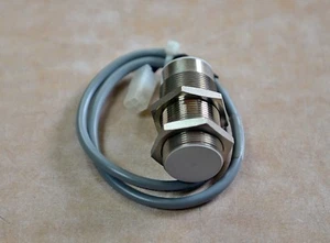 Baumer Interruttore di Prossimità Elettrico Sensore IWRM 30U9501 Spedizione Gratuita - Foto 1 di 3