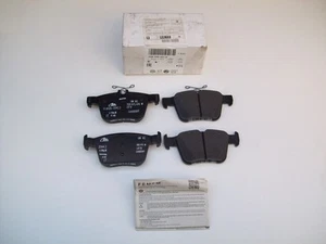 VW Tiguan Q3 Brake Pads Genuine Rear 3Q0698451D 2016 onward - Picture 1 of 3