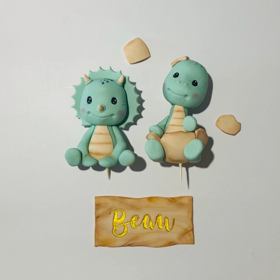 Помада динозавр торт Topper украшения комплект с персонализированный имя табличка - Изображение 1 из 1