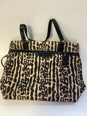 Bolso de hombro Coach Ocelot negro y beige con estampado de leopardo de nailon F31901 Foto 1 de 4