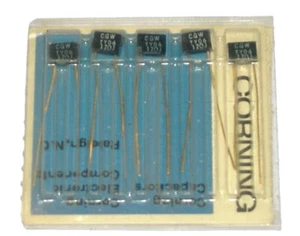 Lot 5 x  CORNING CGW TY06  120J 12pF 300V  Glass Capacitor / Condensateur verre - Imagen 1 de 4