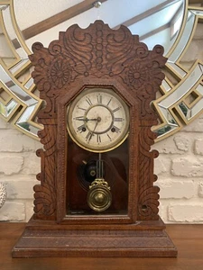 Accurate Antique 8-day Clock by Wm. L. Gilbert Clock Co. "Calla" incl key - Picture 1 of 9