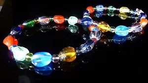 Collana multicolore in vetro con pepite arcobaleno - Foto 1 di 12
