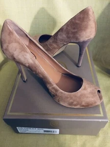 NUEVO EN CAJA Zapatos de salón de gamuza de camello punta abierta ash talla 7,5 - Imagen 1 de 5