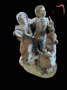 Lladro Figurine Large “RARE “Christmas Carols” #1239 Glossy Porcelain 1970-79. - Bild 1 von 9