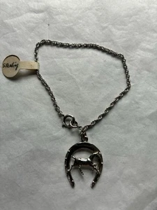 Wunderschönes Vintage Sterling Silber 925 galoppierendes Pferd & Hufeisen Armband. - Bild 1 von 3
