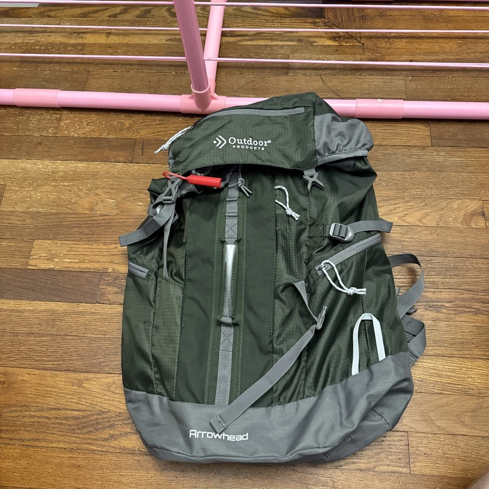 2 OUTDOOR   Arrowhead Hiking Backpack Gr/gray 47.5 liter Internal Frame Pack  - Image 1 of 4