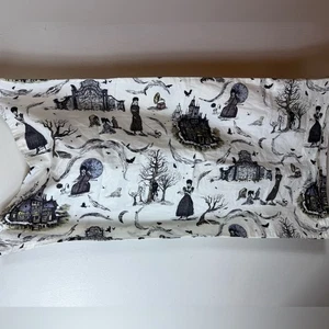 Pottery Barn Wednesday Addams Family Kissenhülle King Size Halloween Deko - Bild 1 von 4