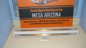 1990-1994 LINCOLN TOWN CAR LH REAR DOOR TRIM MOLDING - FIVB-5425335 - Picture 1 of 5