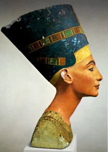 Postcard Bust Of Queen Nefertiti Ancient Egypt New Kingdom Dynasty Berlin Museum - Picture 1 of 5
