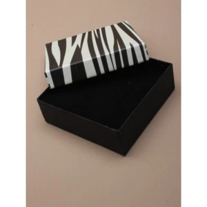 NUEVO Base Negra con Tapa Estampado Cebra Joyería Caja (no Embalaje Plano) 8.5x8.5x3cm - Imagen 1 de 1