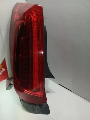 Luz trasera izquierda Cadillac XTS 2013-2017 OEM 84136219 Foto 1 de 4