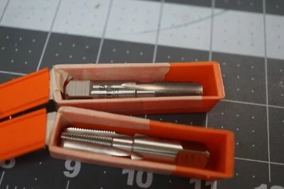 2 Hertel 1/8"-27 NPTF 4 Flute Pipe Taps - Image 1 of 3