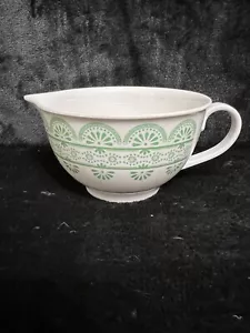 Pioneer Women Two Cup Melamine Measuring Cup Clara Green Spout Handle NWOT - Picture 1 of 9
