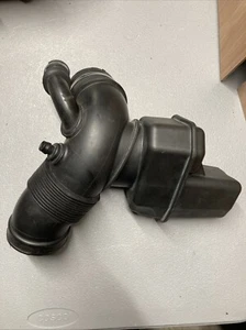 13-71-7-521-035 Intake Boot for 525 E60 5 Series BMW 525i 2004-2005 OEM - Picture 1 of 10