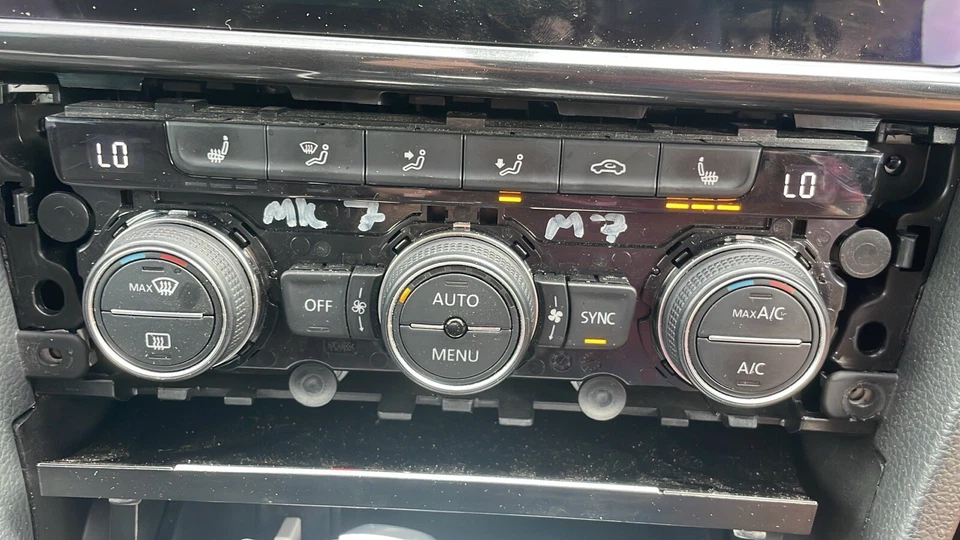 Assentos aquecidos VOLKSWAGEN GOLF R GTI GTD MK7 AQUECEDOR CONTROLE CLIMÁTICO 5G0907044BD - Imagem 1 de 1