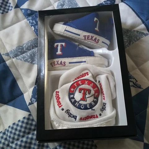 Texas Rangers BIB AND HIGH-TOP PRE-WALKERS SET Cover