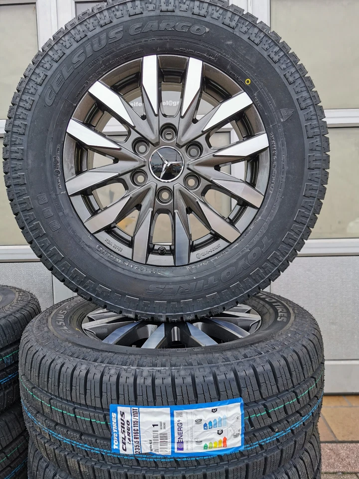 4 Mercedes Sprinter 16" Wohnmobil AllwetterReifen Toyo Kompletträder 235/65 R16C - Bild 1 von 4