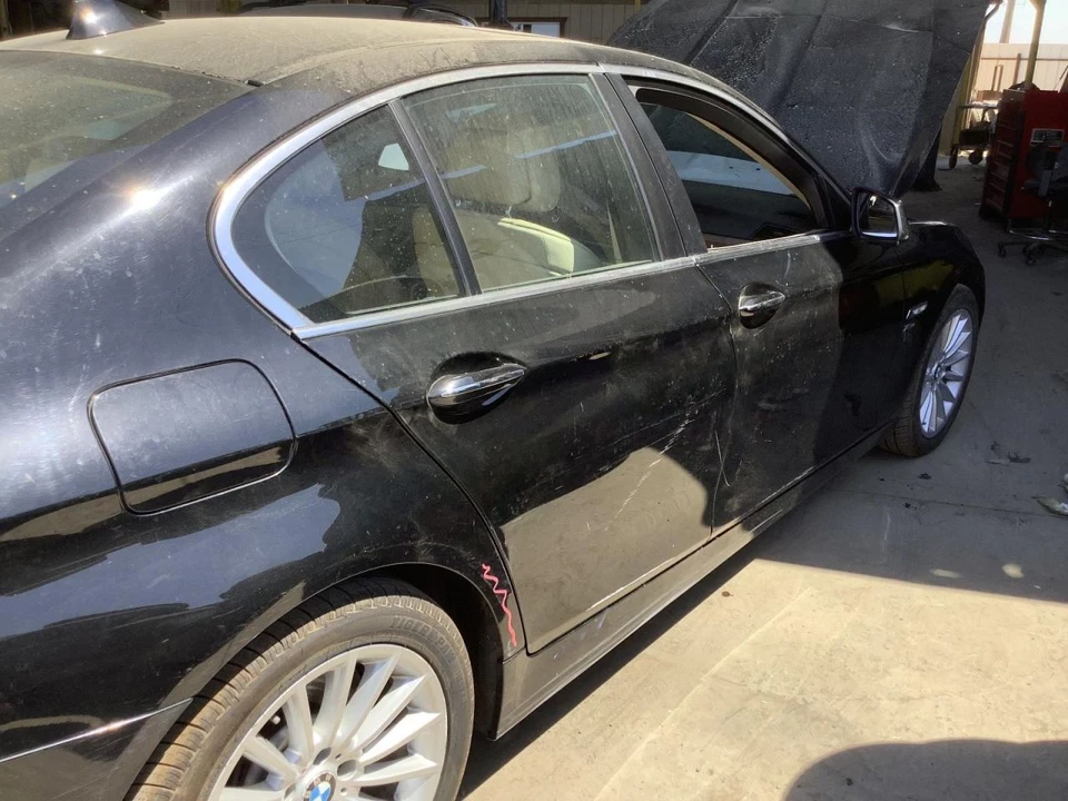 LOCAL PICKUP ONLY!Passenger Right Center Pillar Fits 11-16 BMW 528i 790474 - Imagem 1 de 4