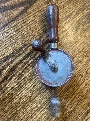 Taladro batidor de huevos de manivela manual Fulton de colección Foto 1 de 3