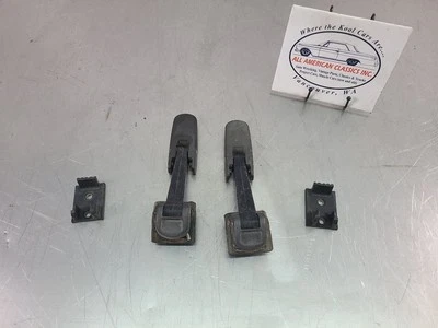 Par de correas de manija de bloqueo de pestillo de capó de goma Hummer H2 2003-09 con herrajes - OEM Foto 1 de 4