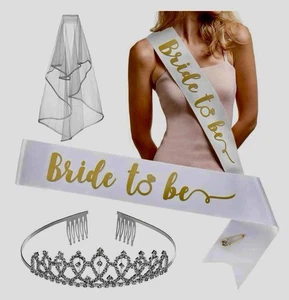 Junggesellinnenabschied Braut weiße Schärpe, Schleier & Strass Diadem von xo Fetti - Bild 1 von 4