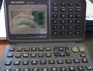 Sharp ZQ-3250 64KB Electronic Organizer Working New Battery See Description - Zdjęcie 1 z 3