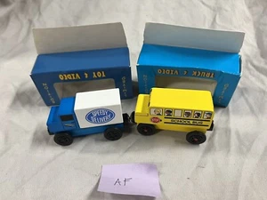 Wooden Mister Rogers Neighborhood Speedy Delivery Truck 2005 School Bus 2004 AF - Picture 1 of 6