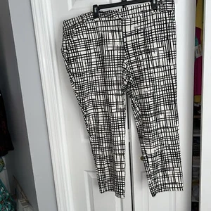 AVA & VIV 22W WHITE/BLACK CROPPED PANTS 95% COTTON 5% SPANDEX - Picture 1 of 8